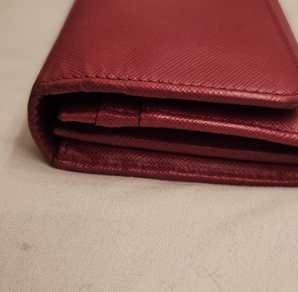 Prada Nero Red Saffiano Crossgrain Leather Long Wallet Gold Hardware Zipper - Picture 7 of 9